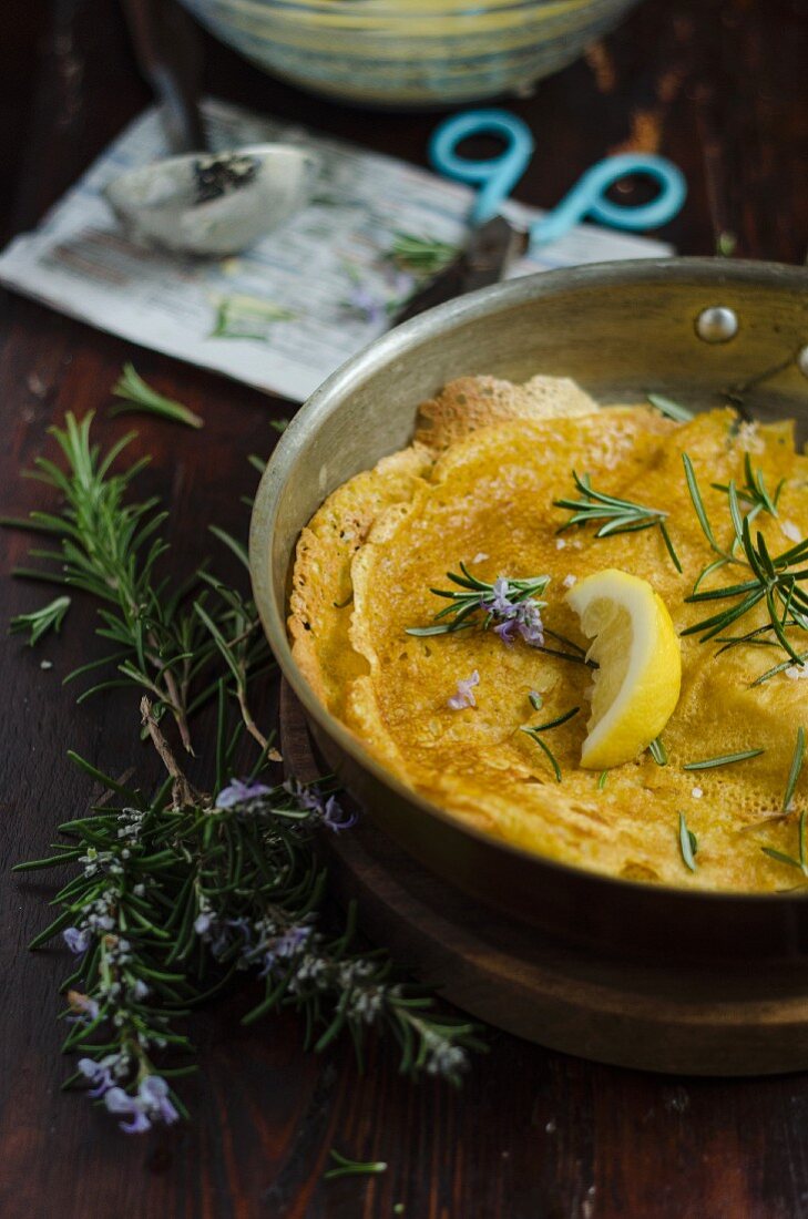 Farinata (Pfannkuchen aus Kichererbsenmehl, Italien)