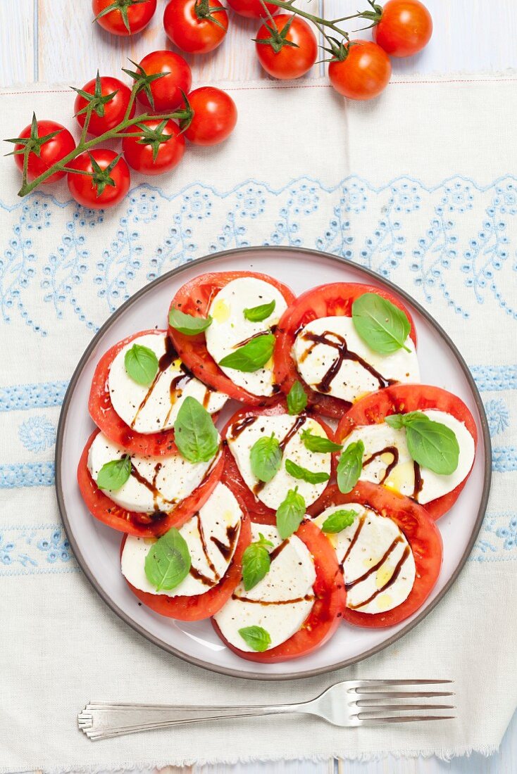 Tomato and mozzarella salad with balsamic sauce (insalata caprese)