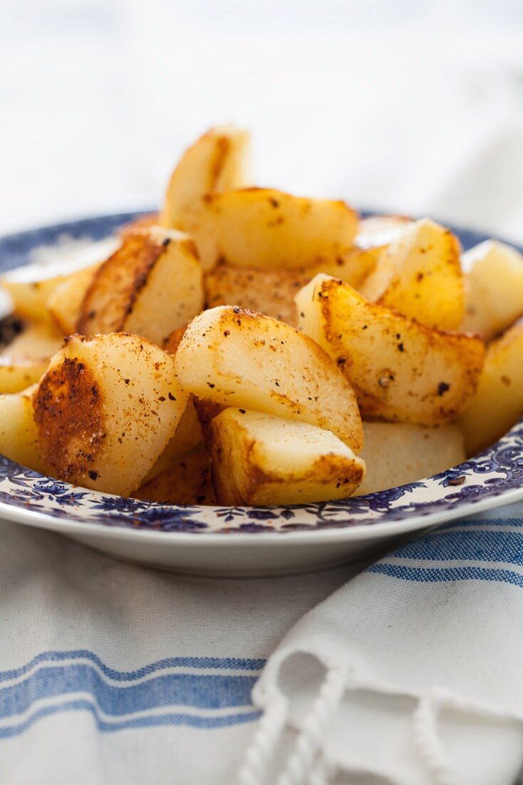 Fried potatoes with herbs