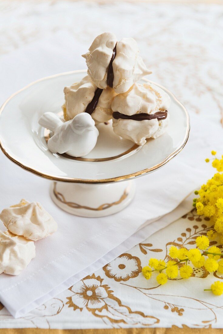 Meringues filled with chocolate cream