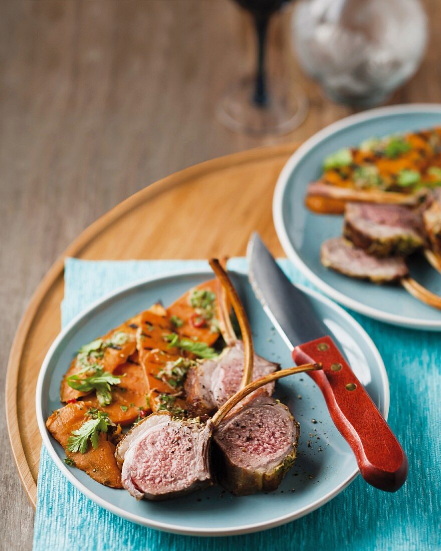 Lammkoteletts mit Süsskartoffelsalat