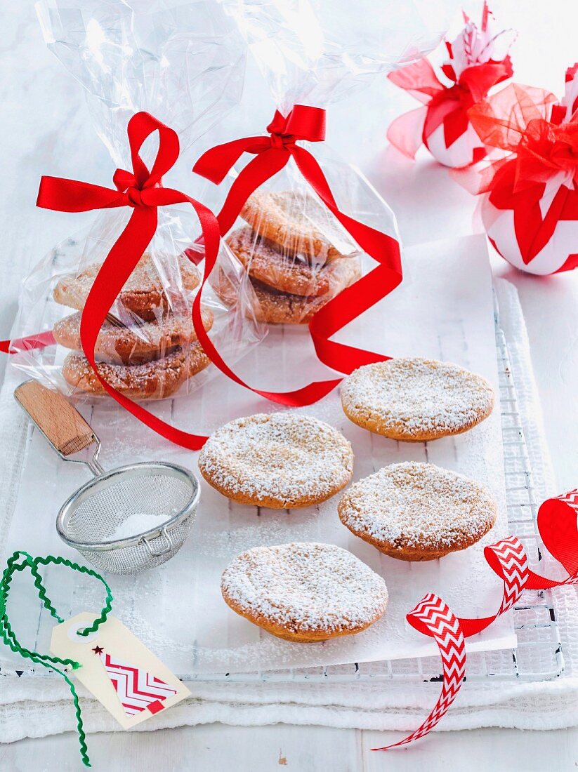 Fruit biscuits with icing sugar