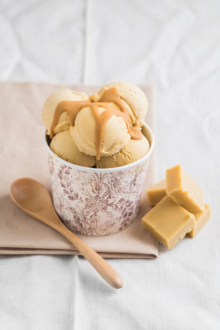 Caramel ice cream with homemade toffees
