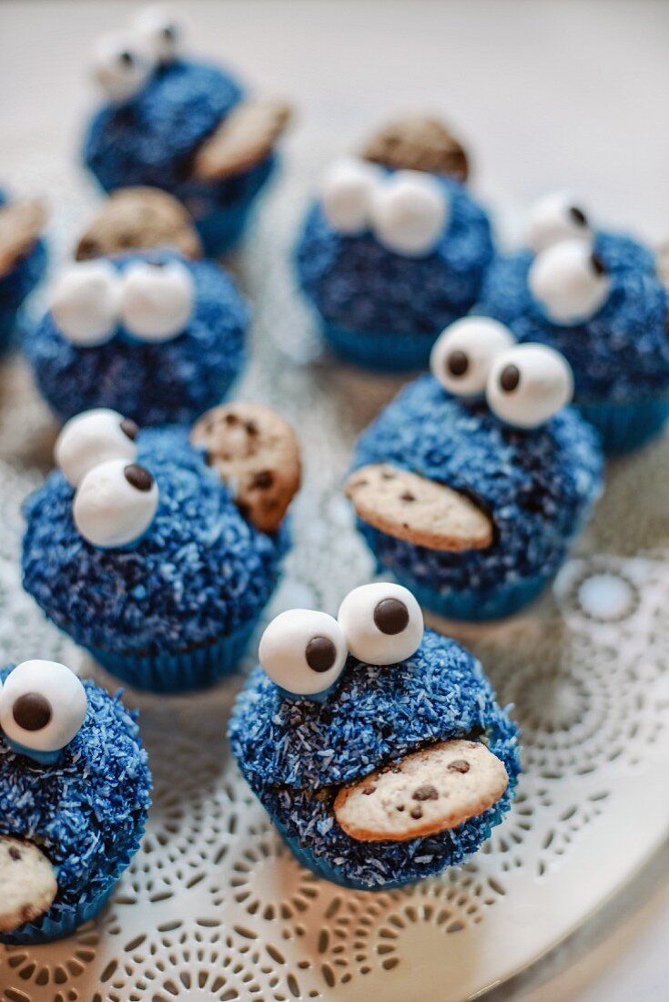 Cookie Monster muffins for a children's birthday