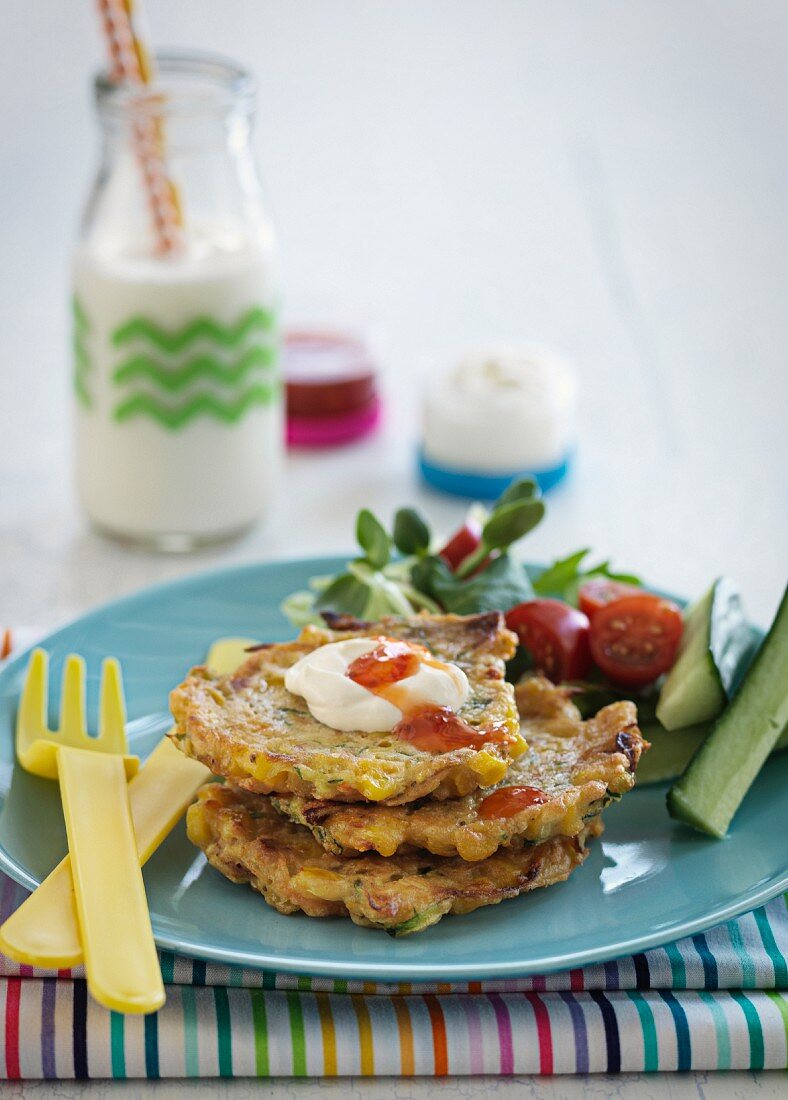 Vegetable cakes with yoghurt