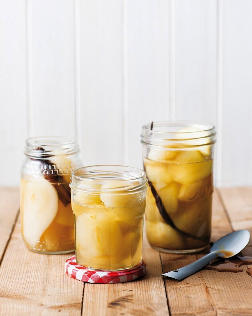 Preserved apples and pears
