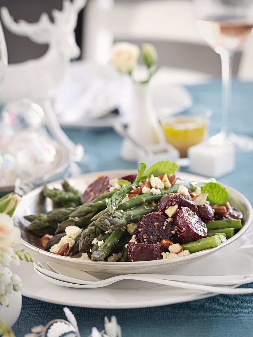 Beetroot salad with asparagus (Christmas)