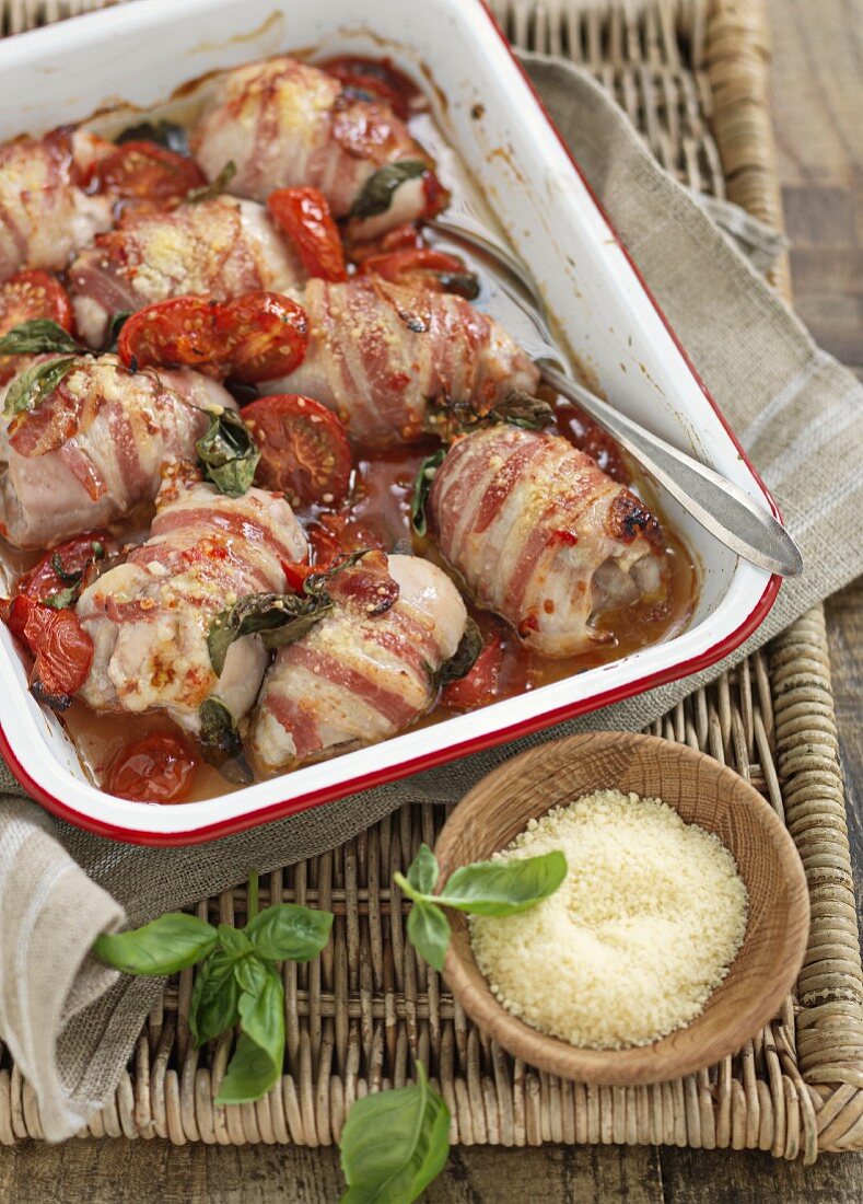 Chicken with Parmesan, bacon and tomatoes