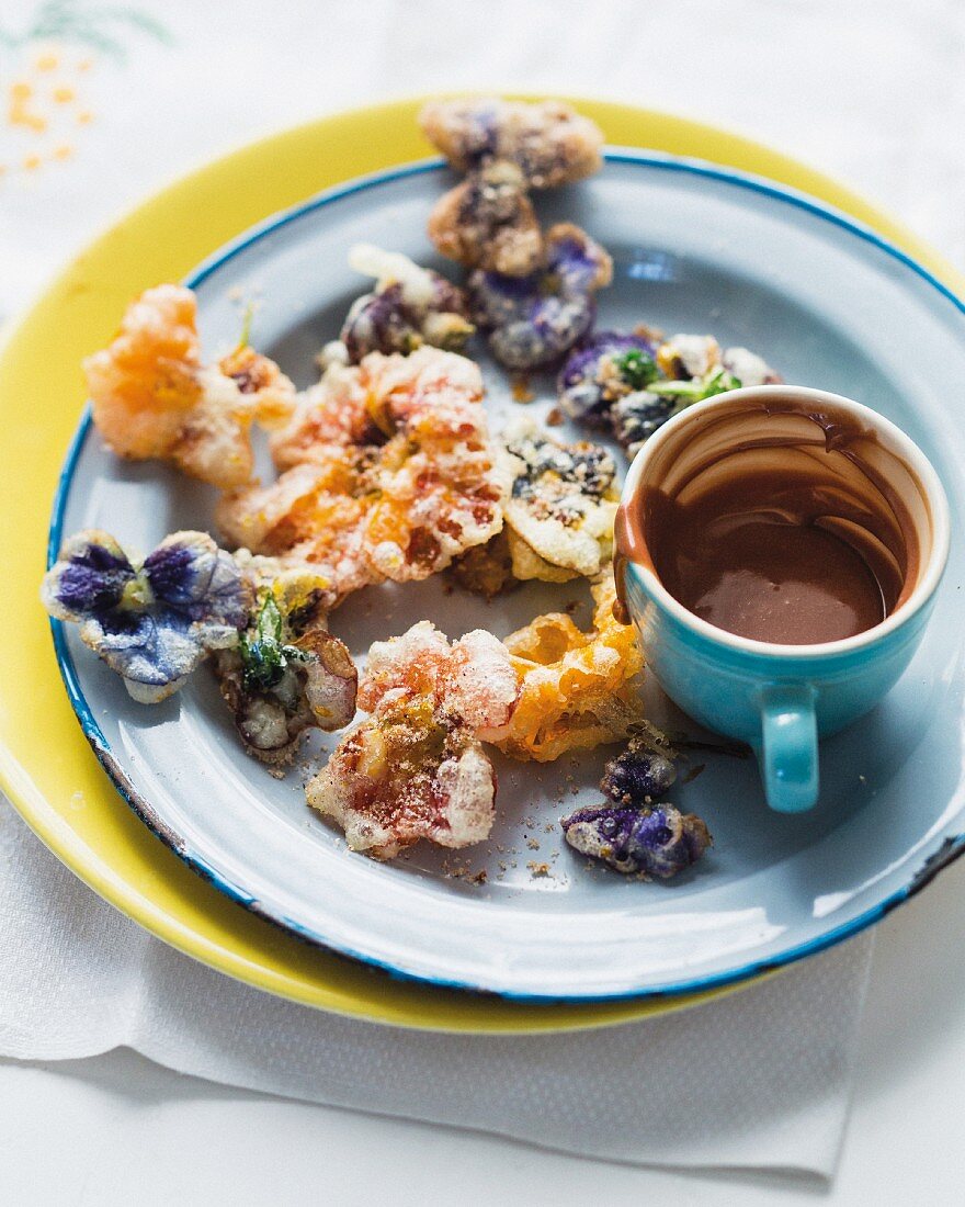 Fried flowers with chocolate sauce