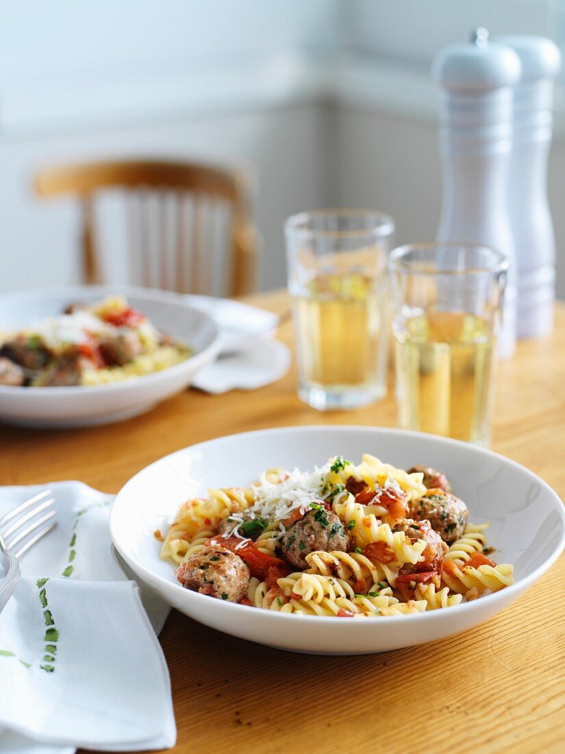 Fusilli with meatballs and tomatoes