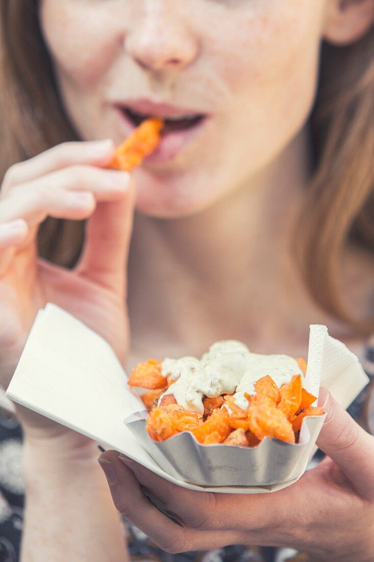 Sweet potato chips with remoulade