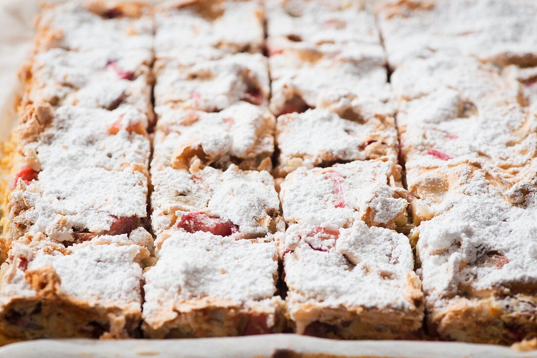 Rhubarb tray bake