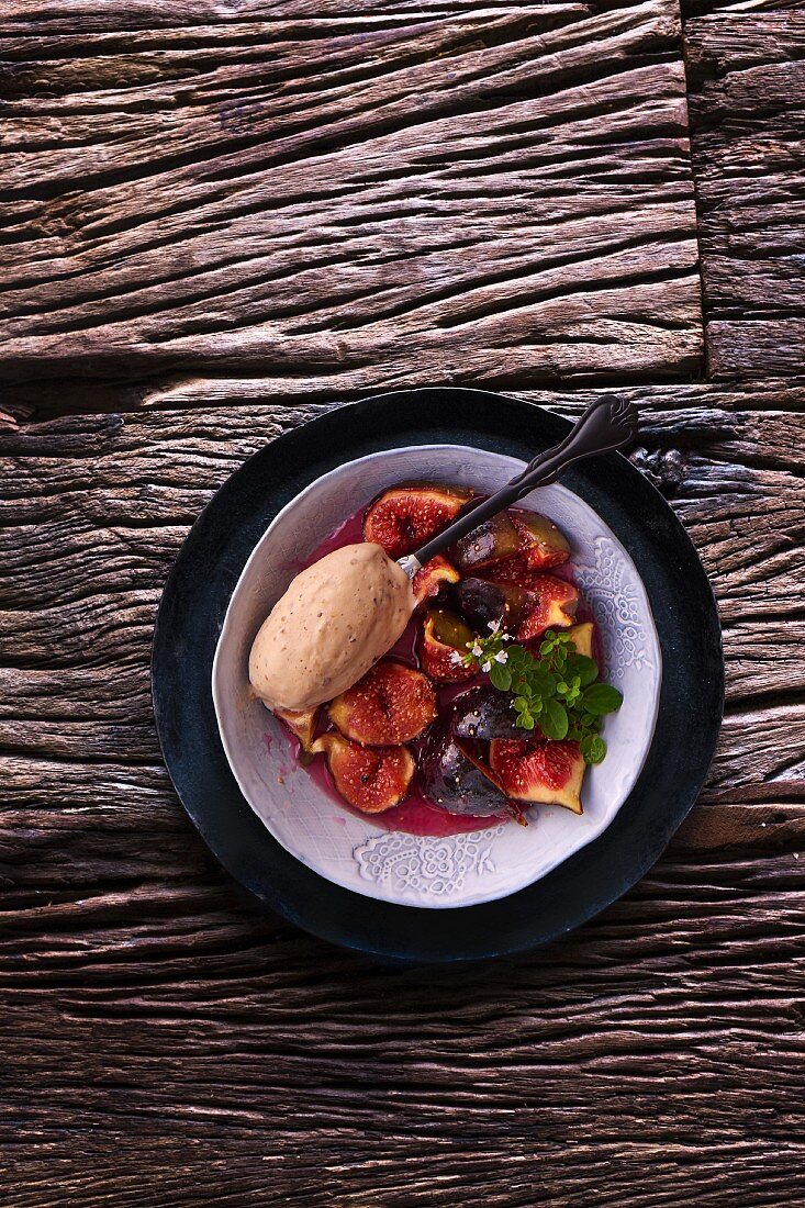 Figs with vanilla ice cream