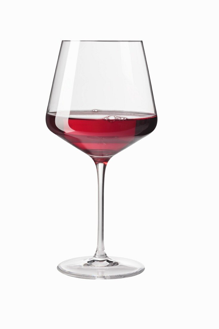 Burgunderglas mit Rotwein