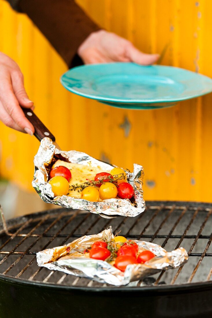 Gegrillter Halloumi mit Kirschtomaten