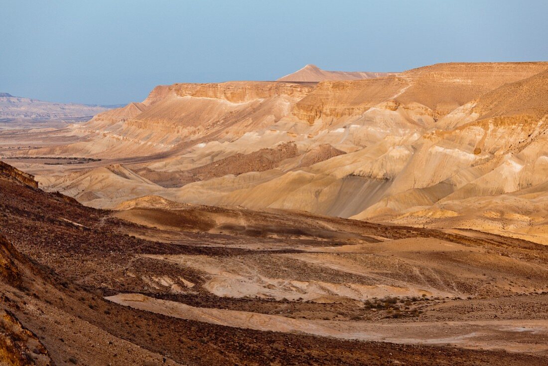 Unglaubliche Steinsformationen in der Wüste Negev, Jerusalem