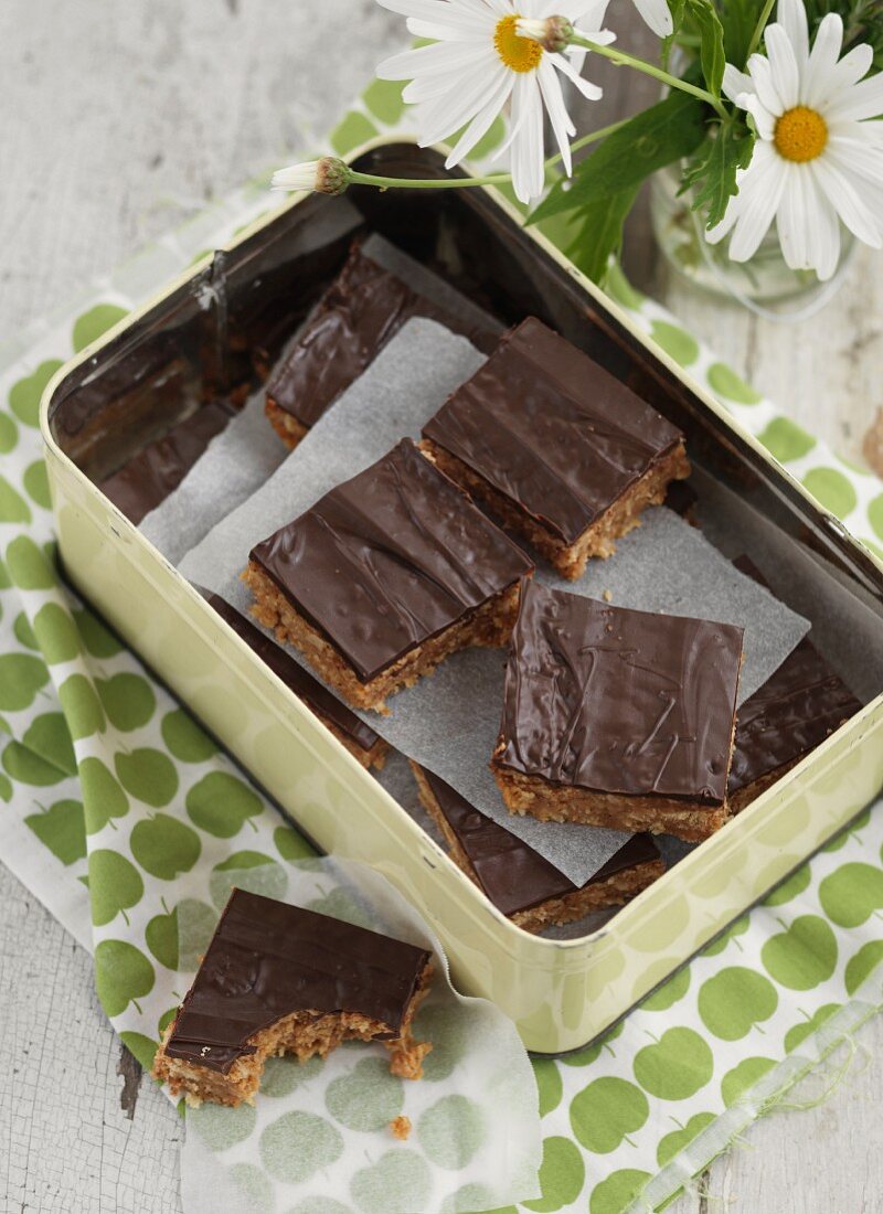 Spiced nuts slices with chocolate glaze