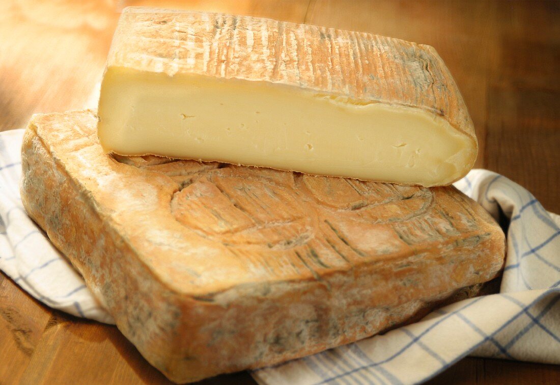 Taleggio (traditional cow's milk cheese, Italy)