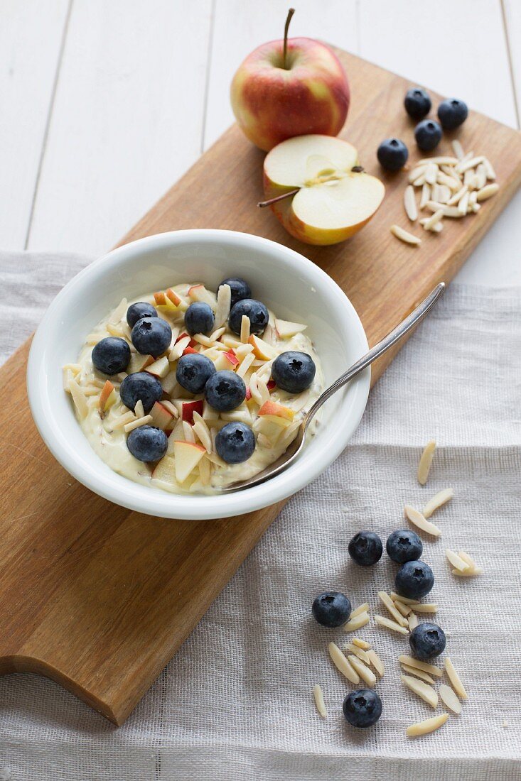 Flax seed oil cream with apples, blueberries and slivered almonds