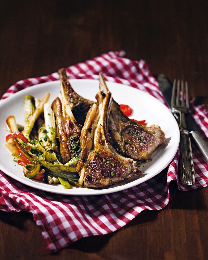 Lamb chops with a sweet-and-sour leek medley