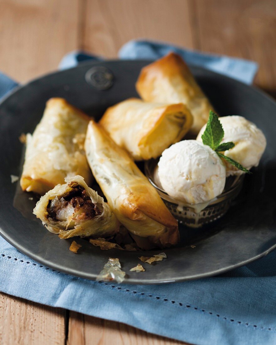 Sweet spring rolls with chocolate and pears