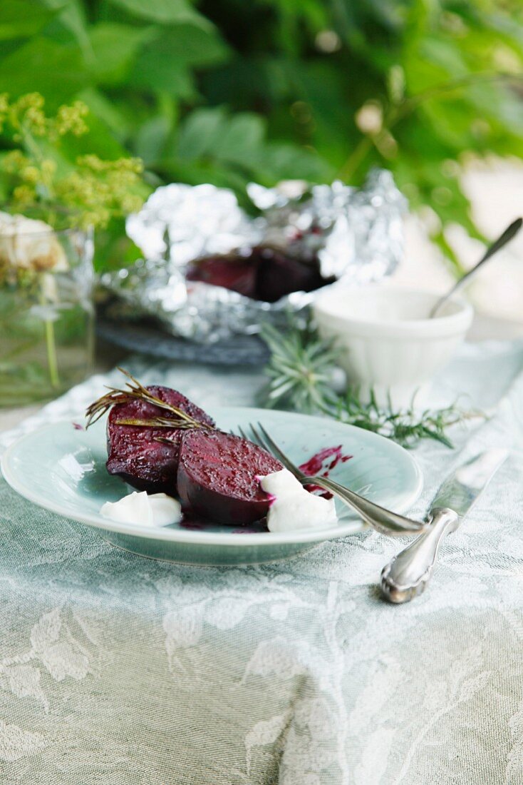 Foil-baked beetroot with crème fraîche