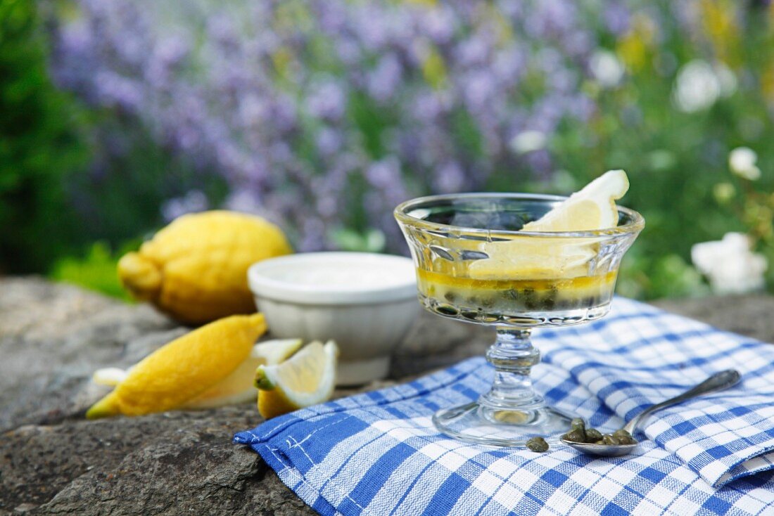 Kapernsauce mit Olivenöl und Zitronen