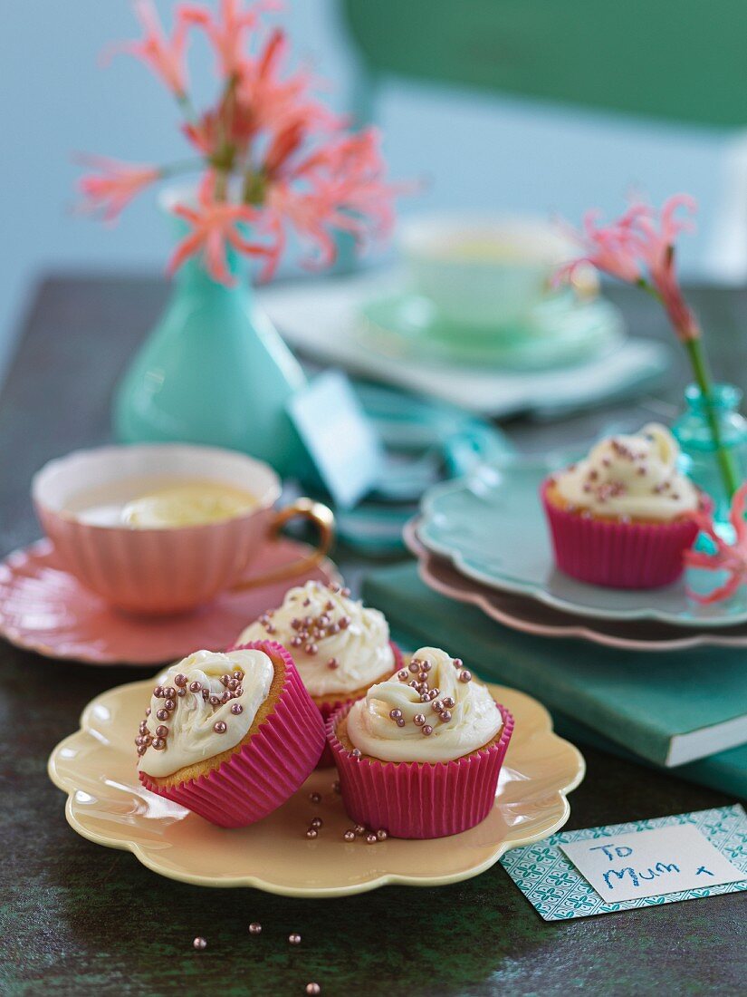 Vanilla cupcakes for Mother's Day