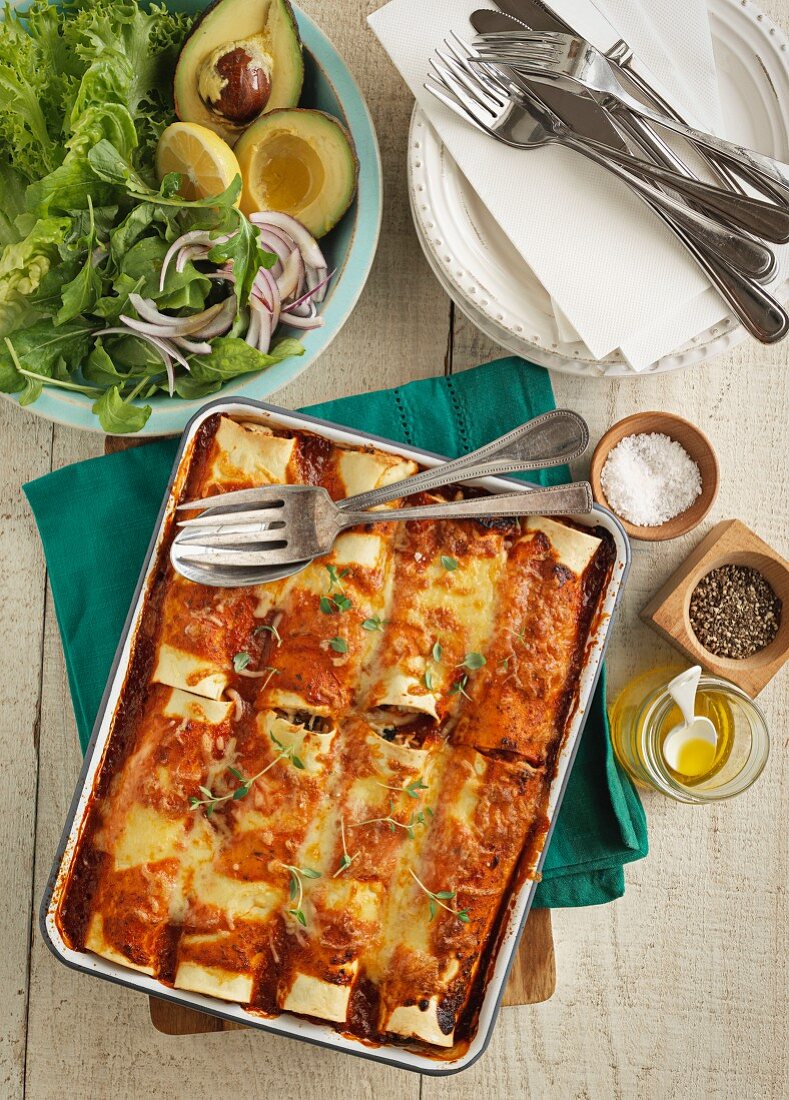 Cannelloni with a side salad