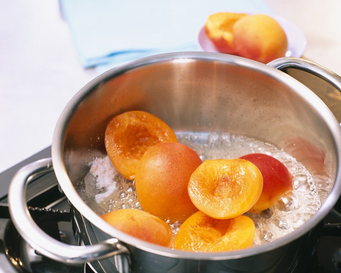 Aprikosen karamellisieren