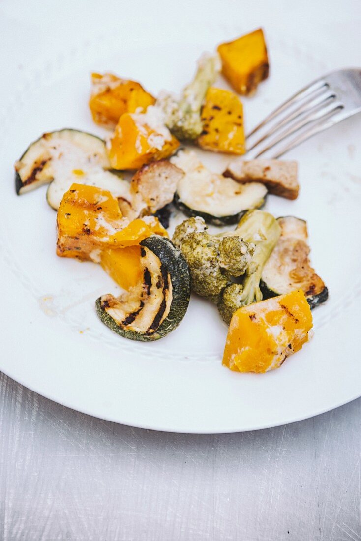 Grilled courgettes, pumpkin and broccoli on a plate