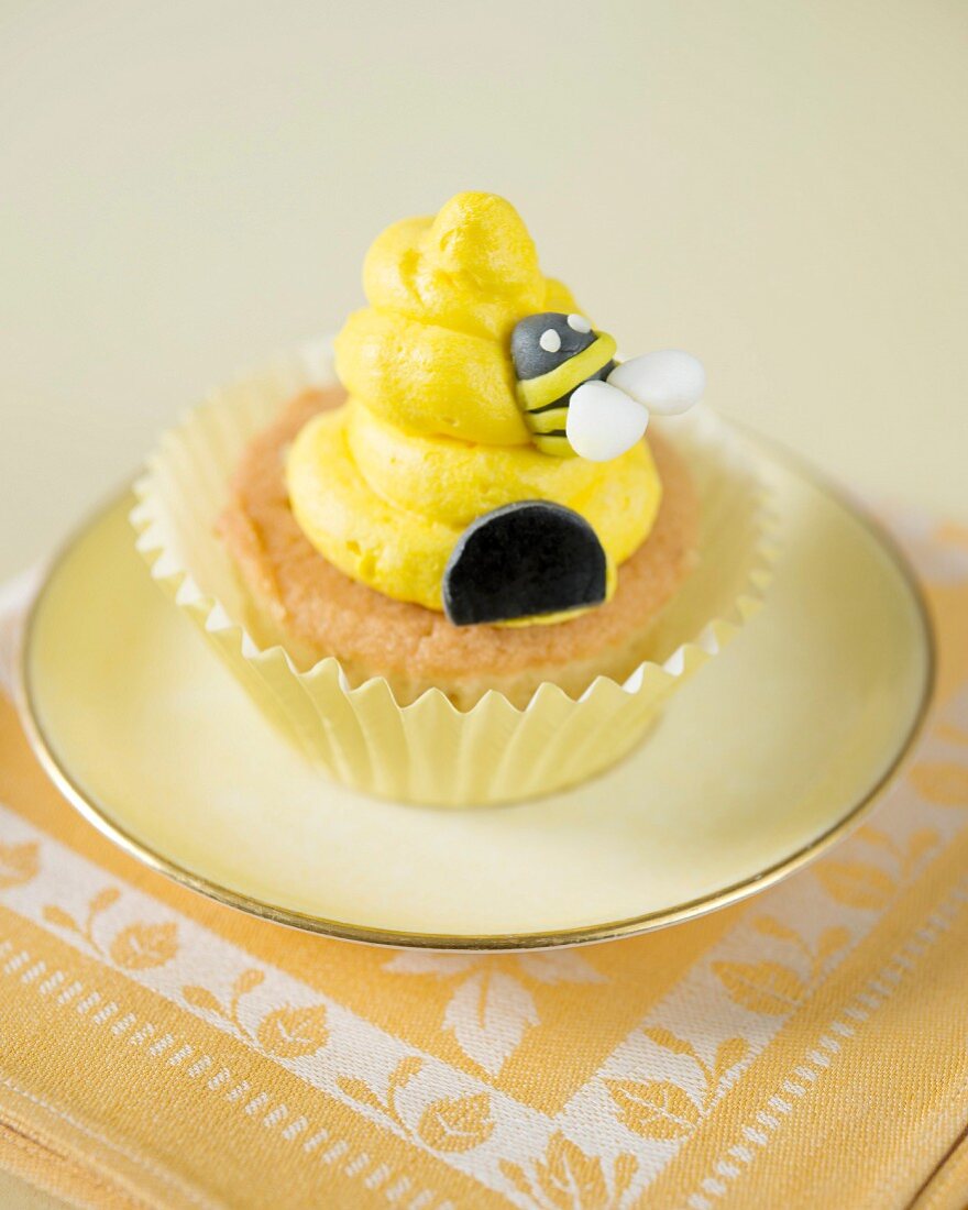 A honey-bee cupcake