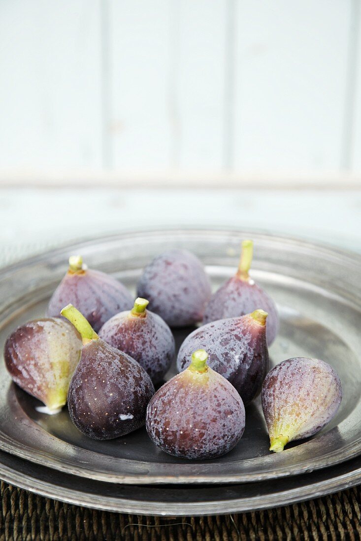 Fresh figs on a pewter plate