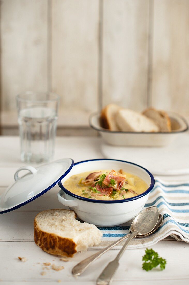 Leek and potato soup with bacon and bread