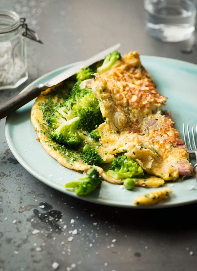 Brokkoli-Omelett mit Erbsen