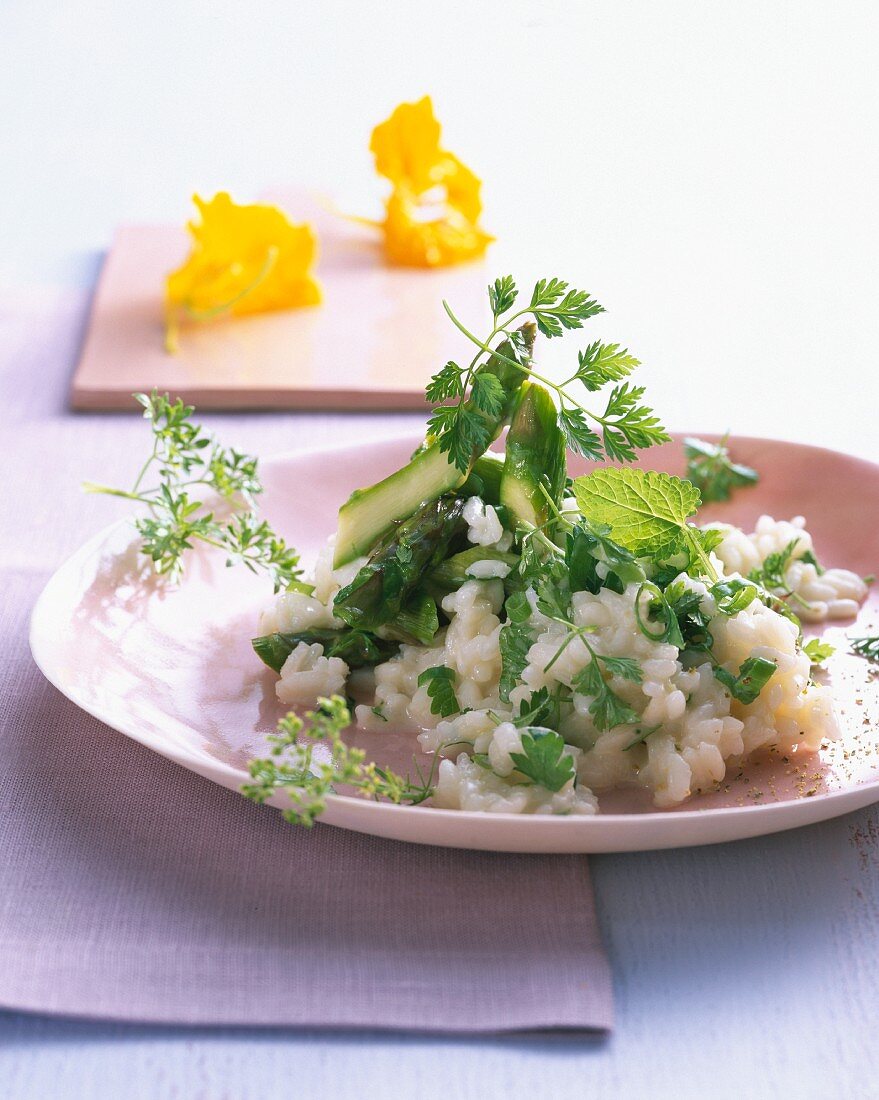 Herb risotto with green asparagus