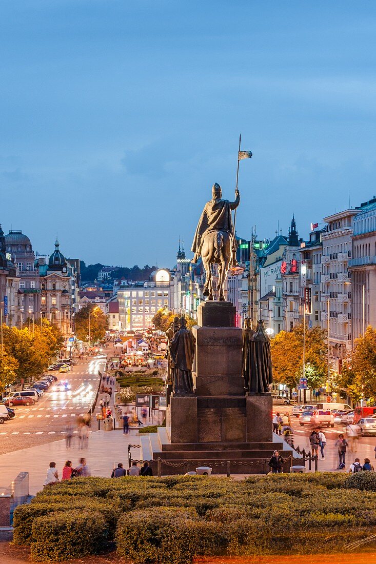 Der berühmte Wenzelsplatz in Prag