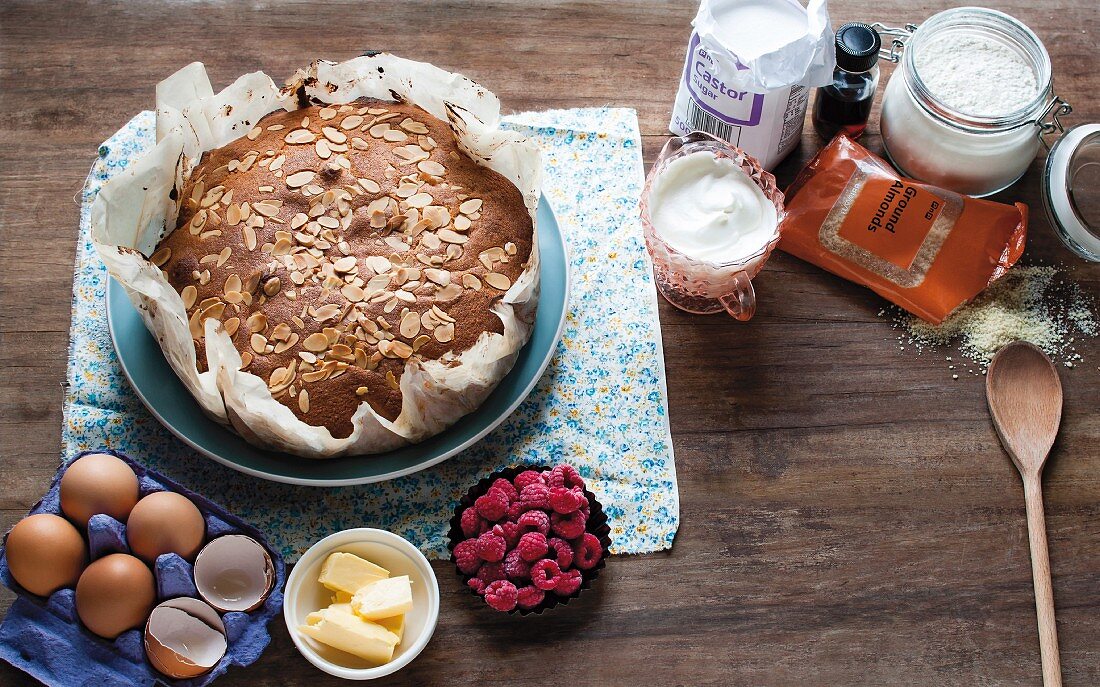 Himbeer-Mandel-Kuchen mit Zutaten