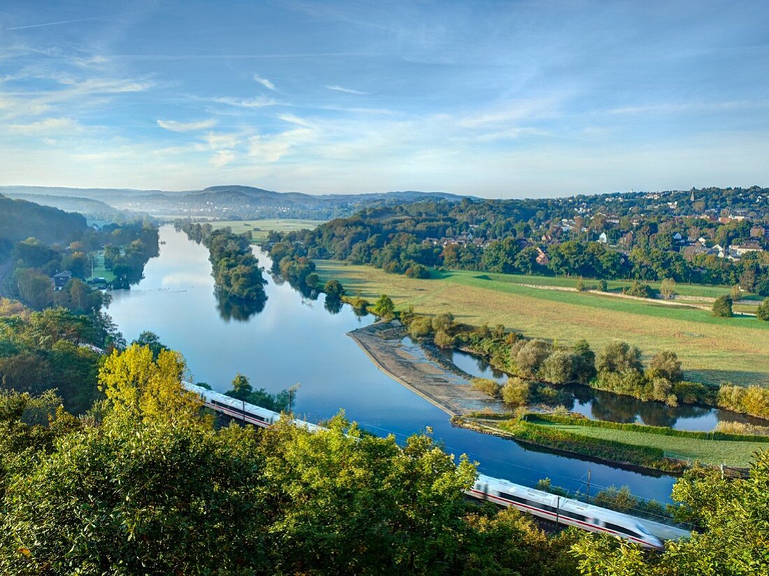 Das schöne Ruhrtal bei Witten in Nordrhein-Westfalen