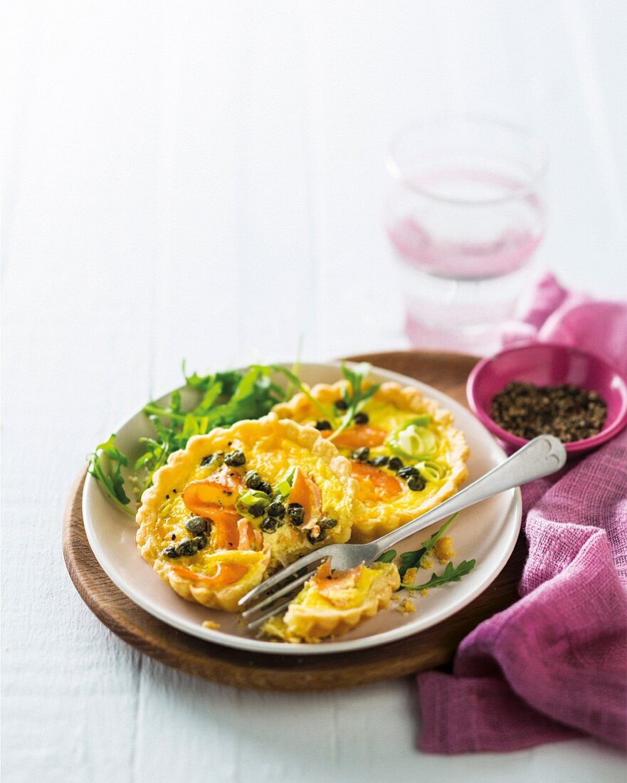 Leek tartlets with smoked salmon and capers