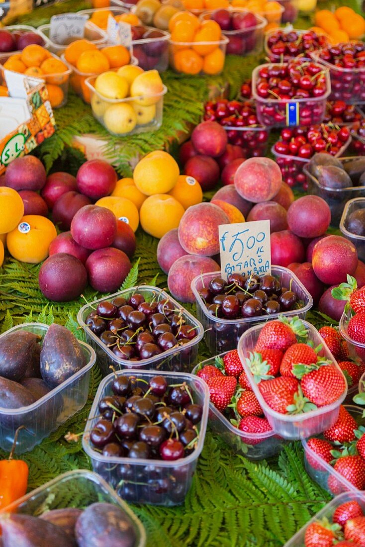 A fruit stall at the Mercato di Campo de Fiori, Rome, Lazio, Italy, Europe