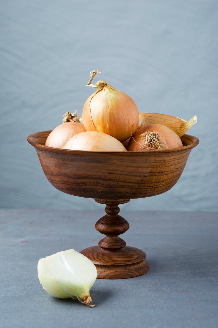 Onions in a wooden dish