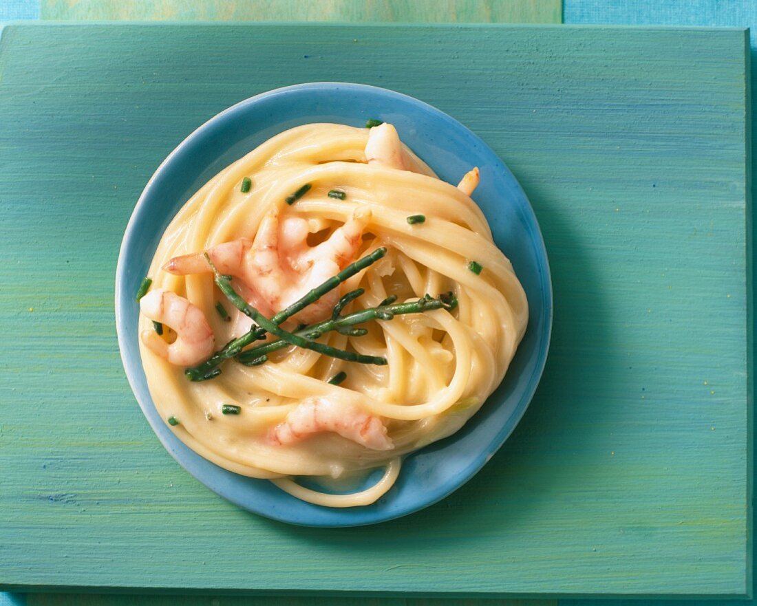 Spaghetti with samphire and prawns