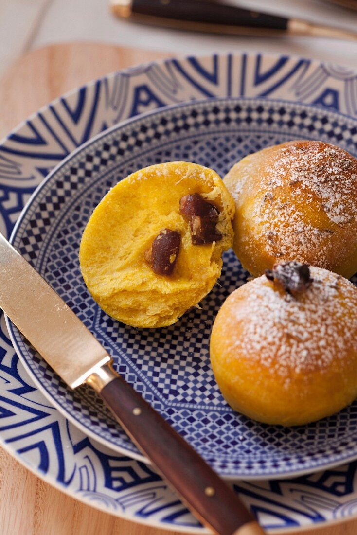 Turmeric rolls with dates and cumin