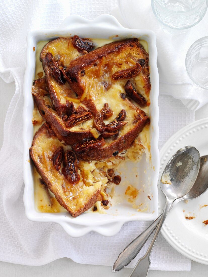 Panettone Pudding with figs