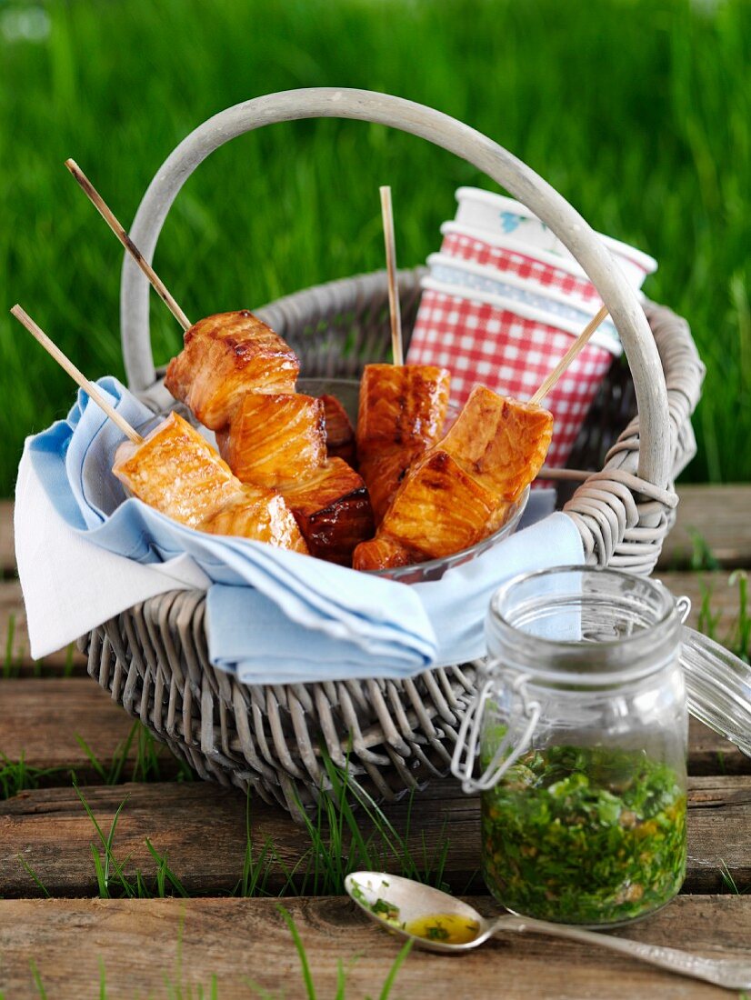 Salmon skewers with pesto for a picnic