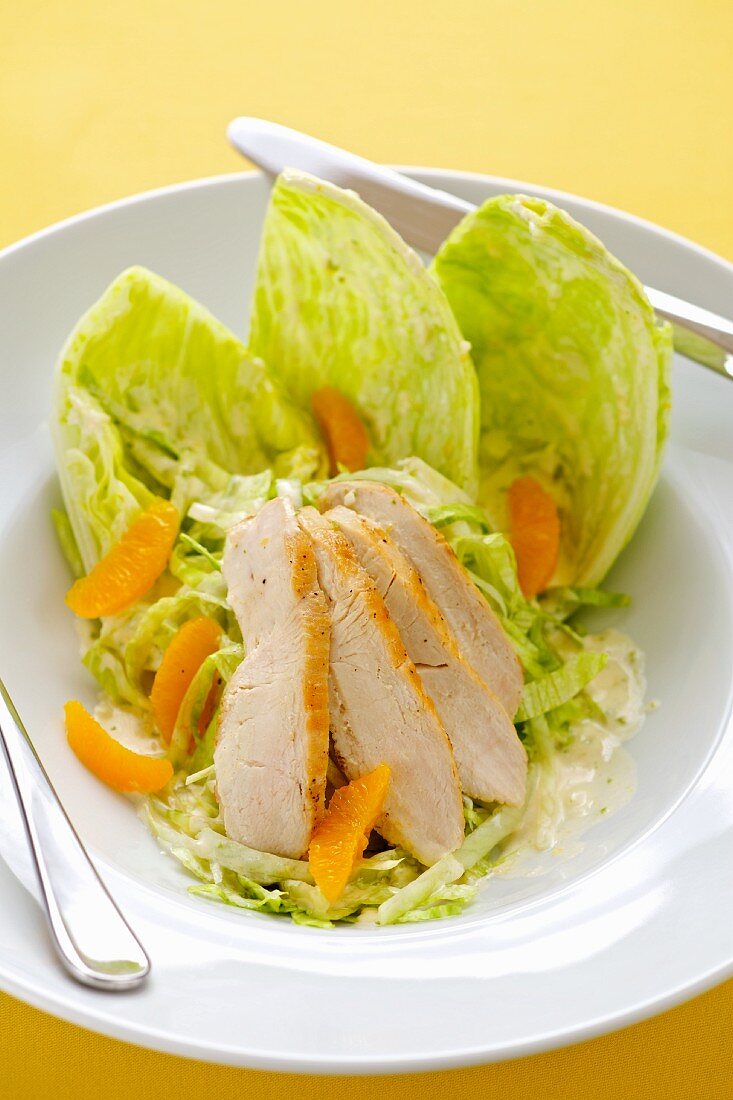 Salat mit Hühnerbrust und Orangen