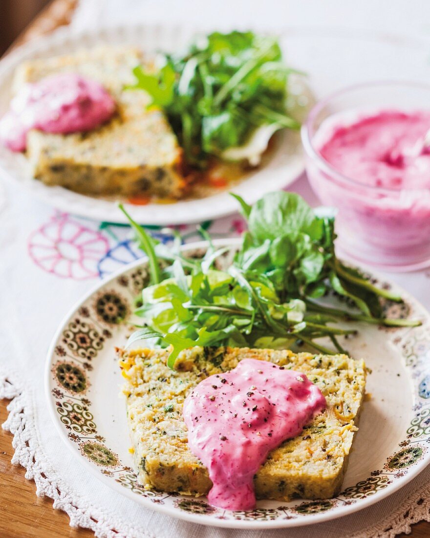 Fish cakes with red horseradish mayonnaise