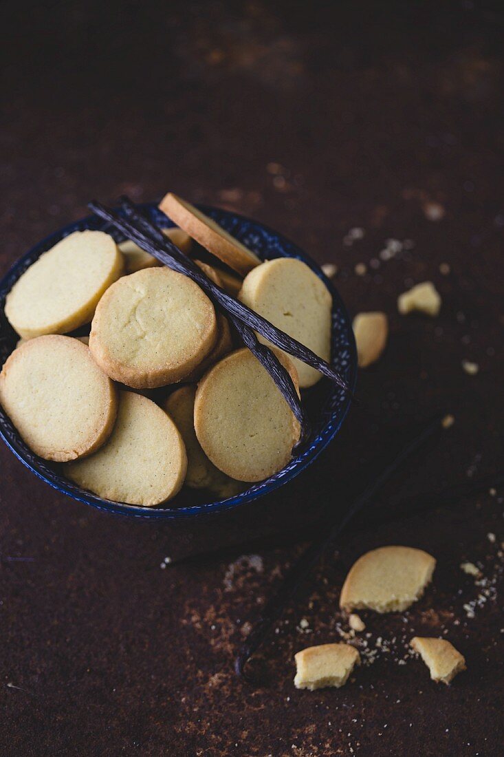 Vanilla butter biscuits in a baking dish