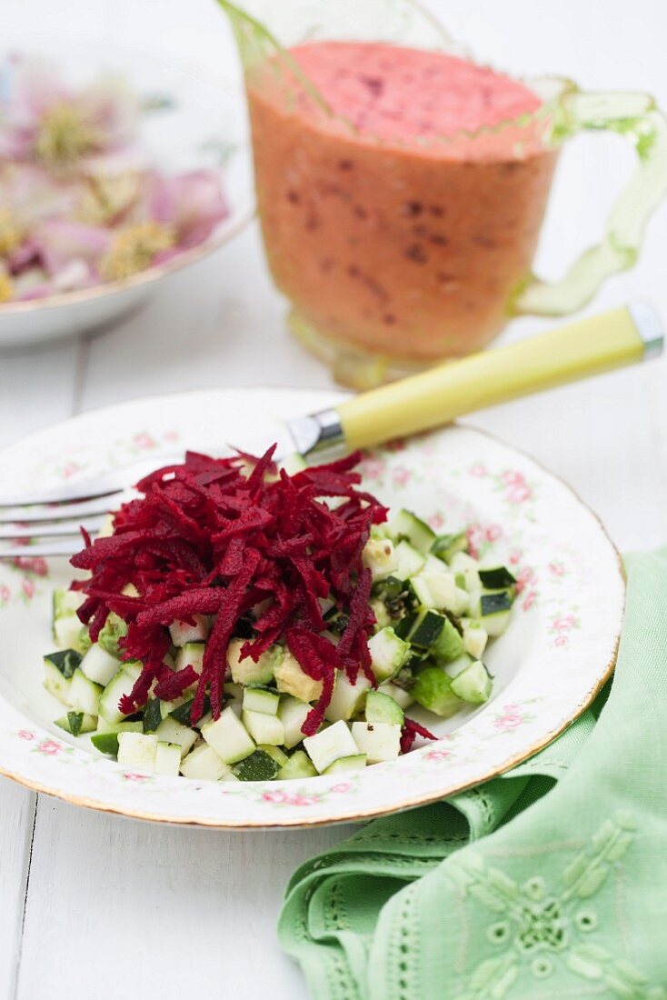 Gemüsesalat mit süß-würzigem Pflaumendressing